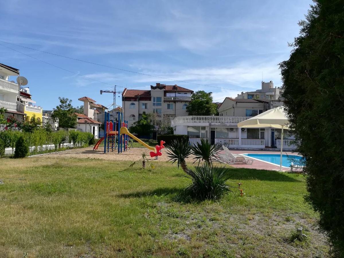 Bravo 1 Home George Napospart Kültér fotó