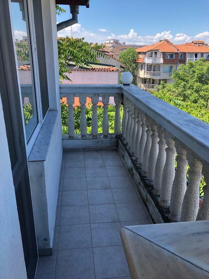 Bravo 1 Home George Napospart Kültér fotó