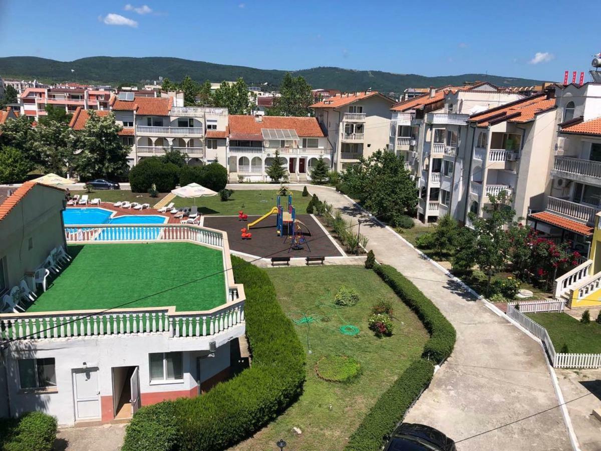 Bravo 1 Home George Napospart Kültér fotó