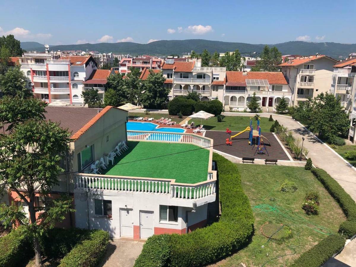 Bravo 1 Home George Napospart Kültér fotó