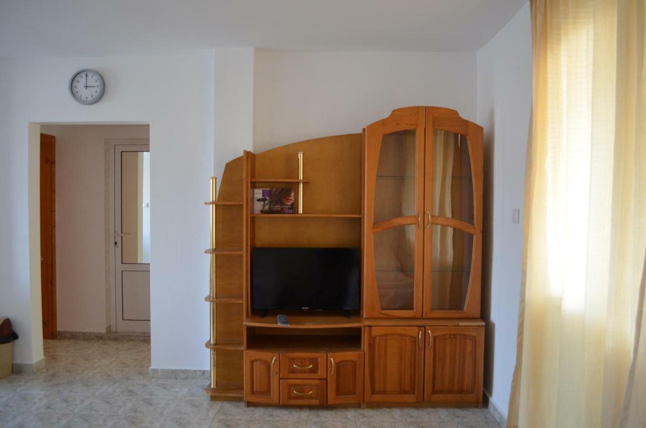 Bravo 1 Home George Napospart Kültér fotó