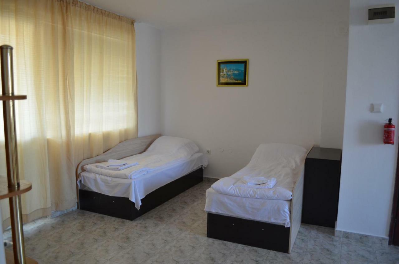 Bravo 1 Home George Napospart Kültér fotó