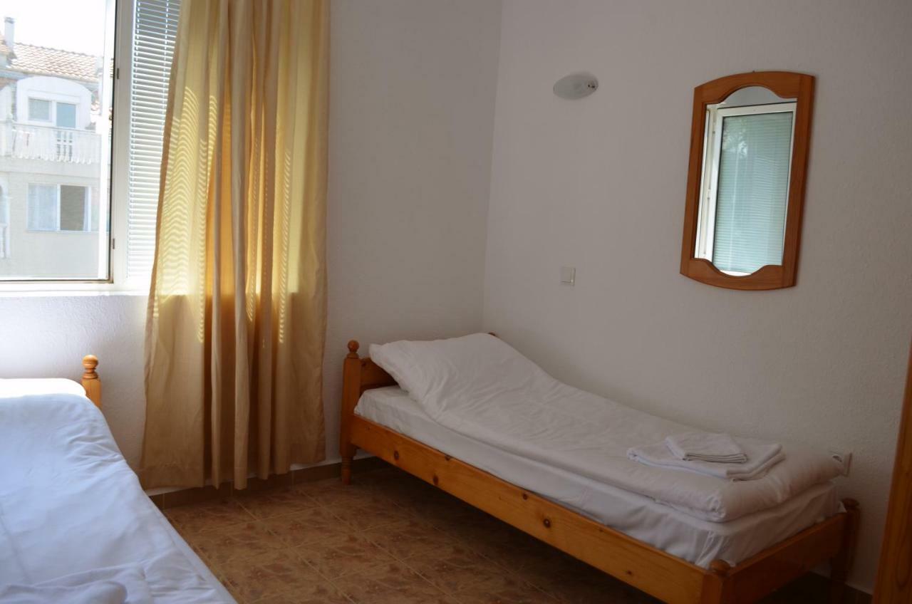 Bravo 1 Home George Napospart Kültér fotó