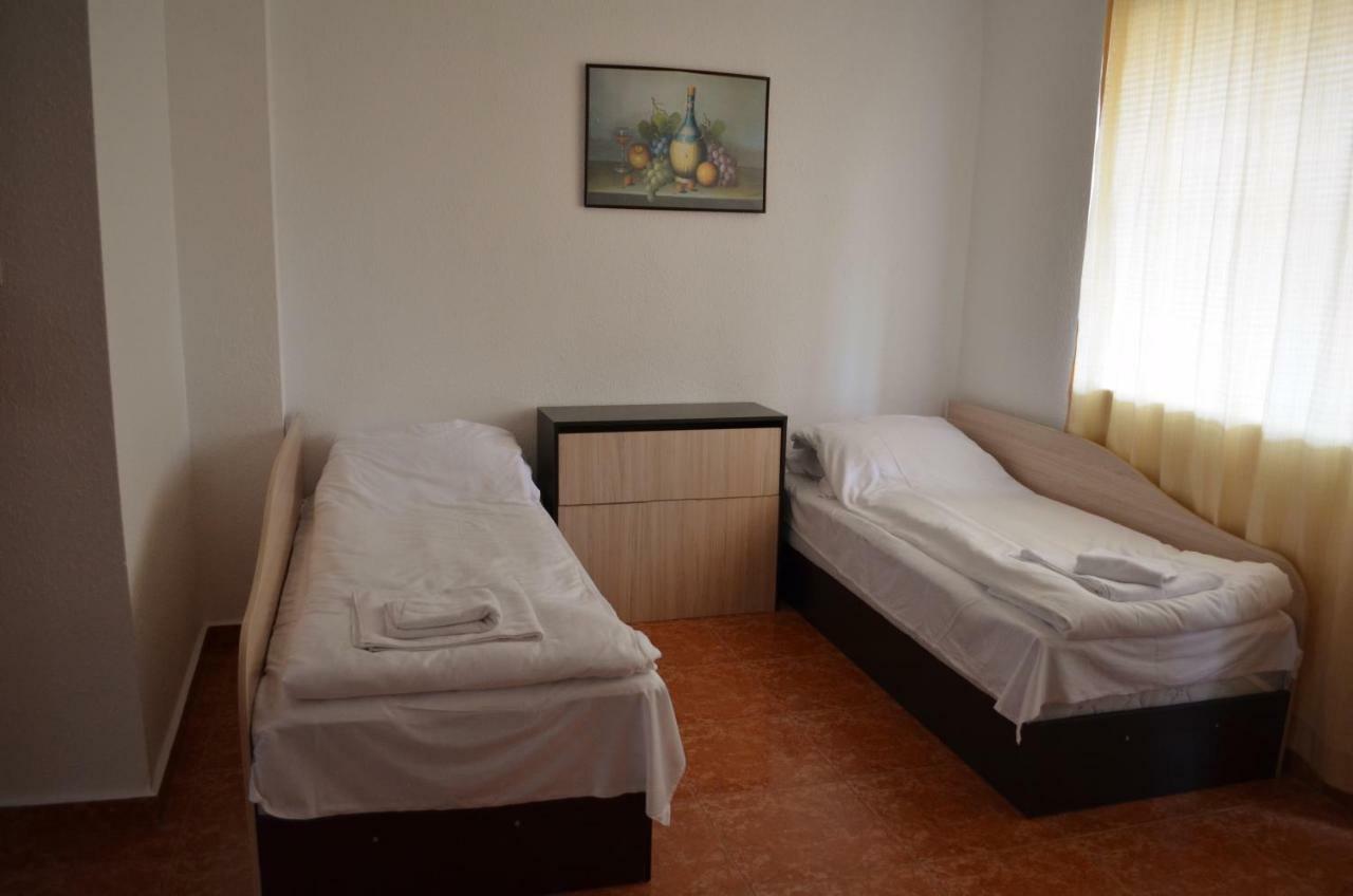 Bravo 1 Home George Napospart Kültér fotó