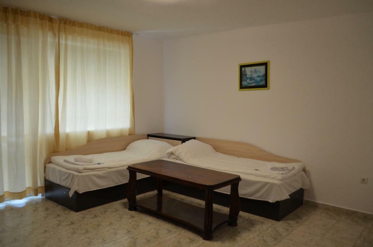 Bravo 1 Home George Napospart Kültér fotó
