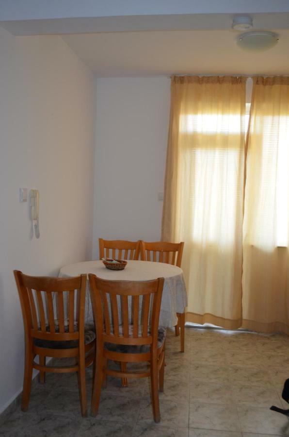 Bravo 1 Home George Napospart Kültér fotó