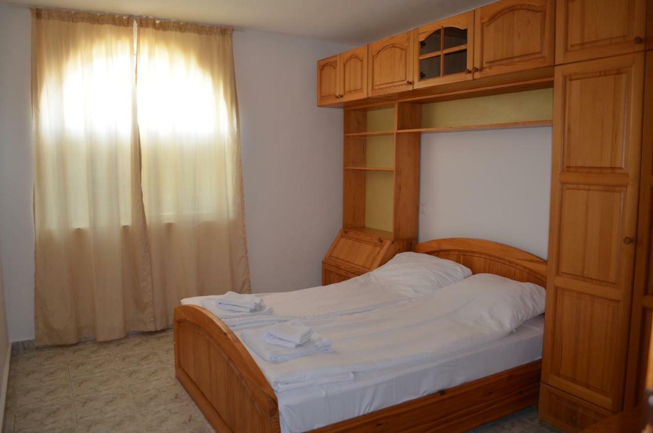 Bravo 1 Home George Napospart Kültér fotó